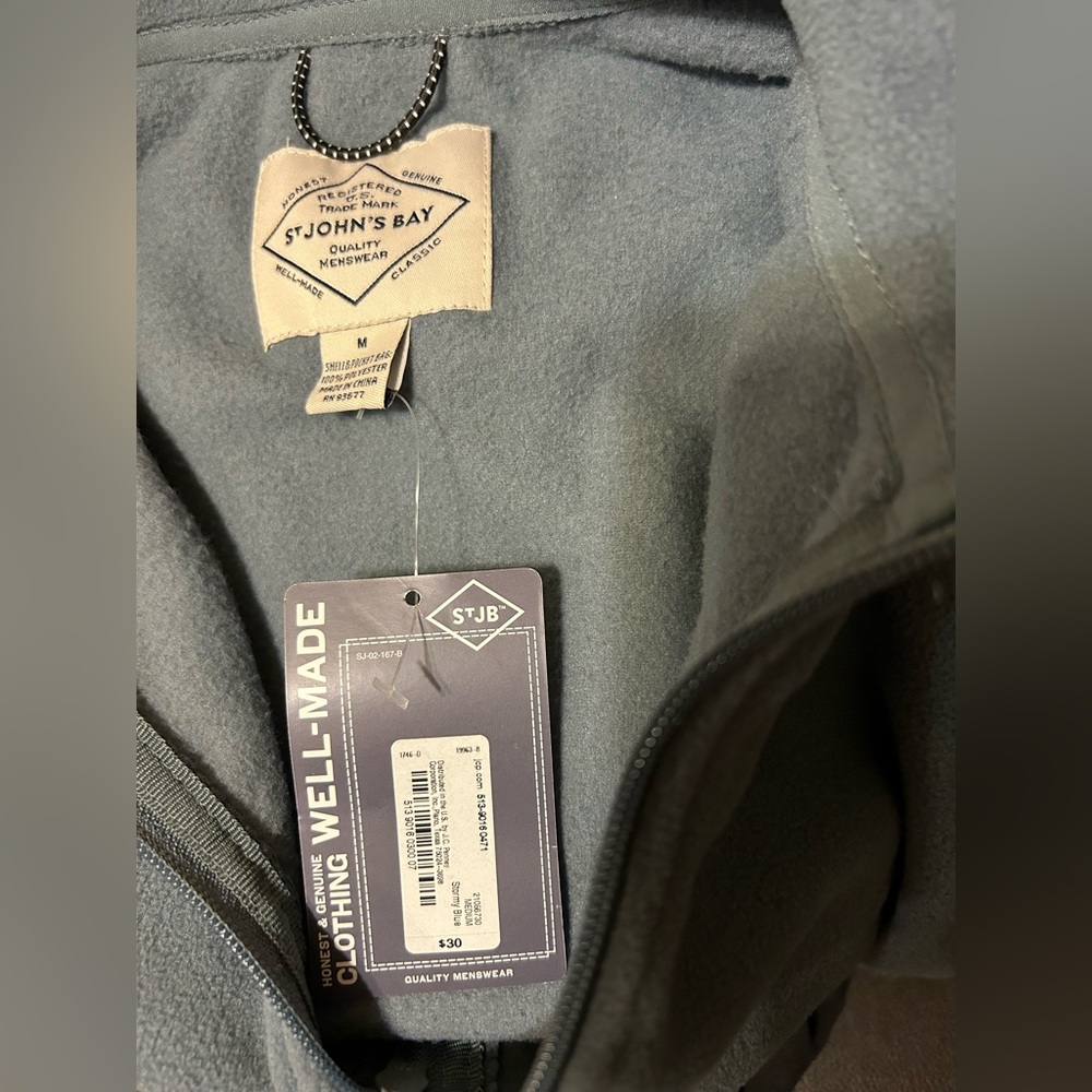 NWT. St. John’s Bay Vest. Size M. - Picture 6 of 8